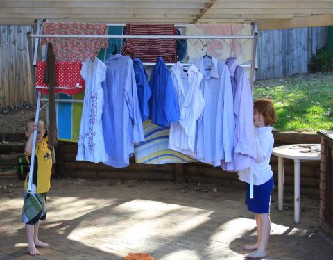 portable, lightweight, aluminium clothes airer dryer rack